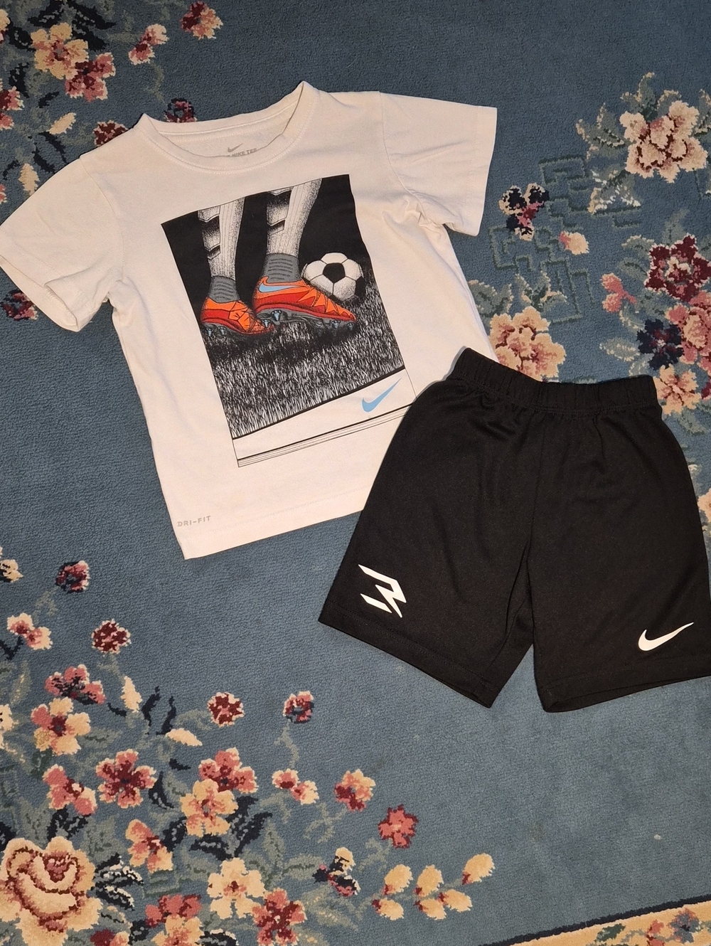 Nike White Soccer Tee W/ Shorts SET